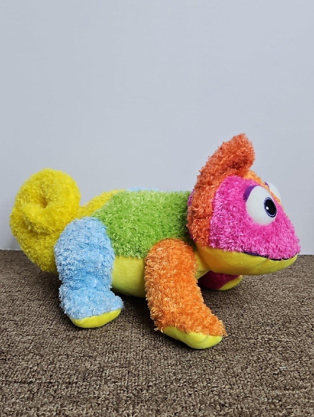 Kohls Cares Lizard Chameleon Plush Stuffed Animal Leo Liomini Rainbow Approx 13"
